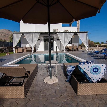 קיוטארי Livis Luxury Villa מראה חיצוני תמונה
