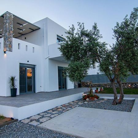 קיוטארי Livis Luxury Villa מראה חיצוני תמונה