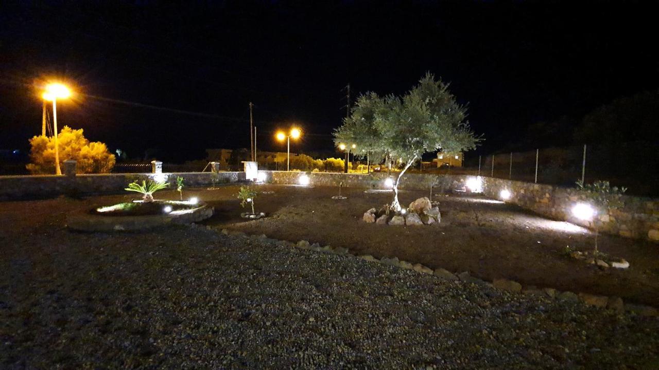 קיוטארי Livis Luxury Villa מראה חיצוני תמונה