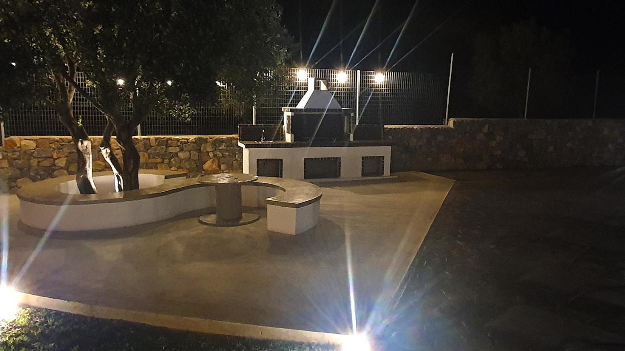 קיוטארי Livis Luxury Villa מראה חיצוני תמונה
