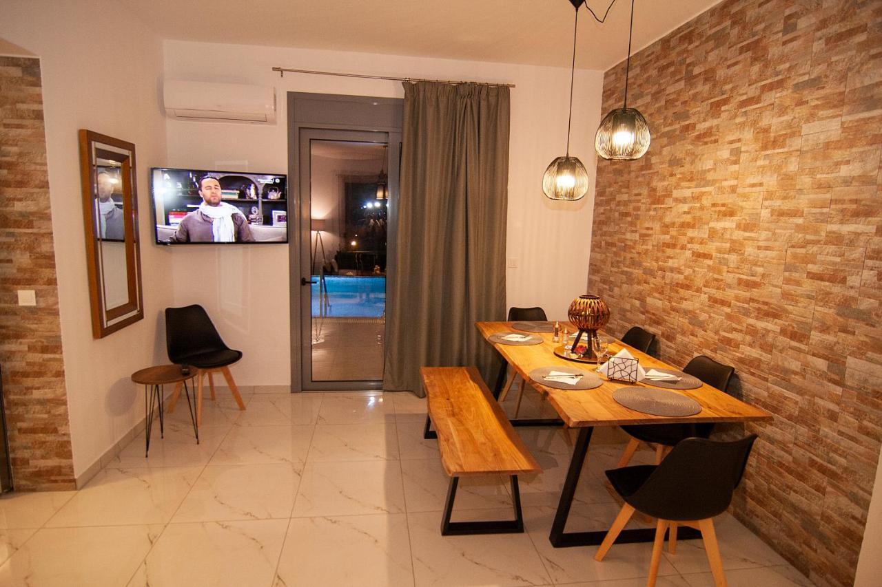 קיוטארי Livis Luxury Villa מראה חיצוני תמונה