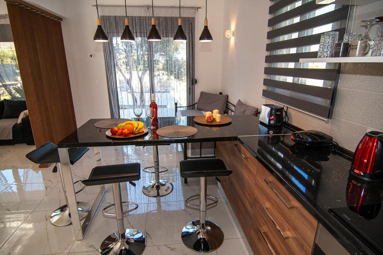 קיוטארי Livis Luxury Villa מראה חיצוני תמונה
