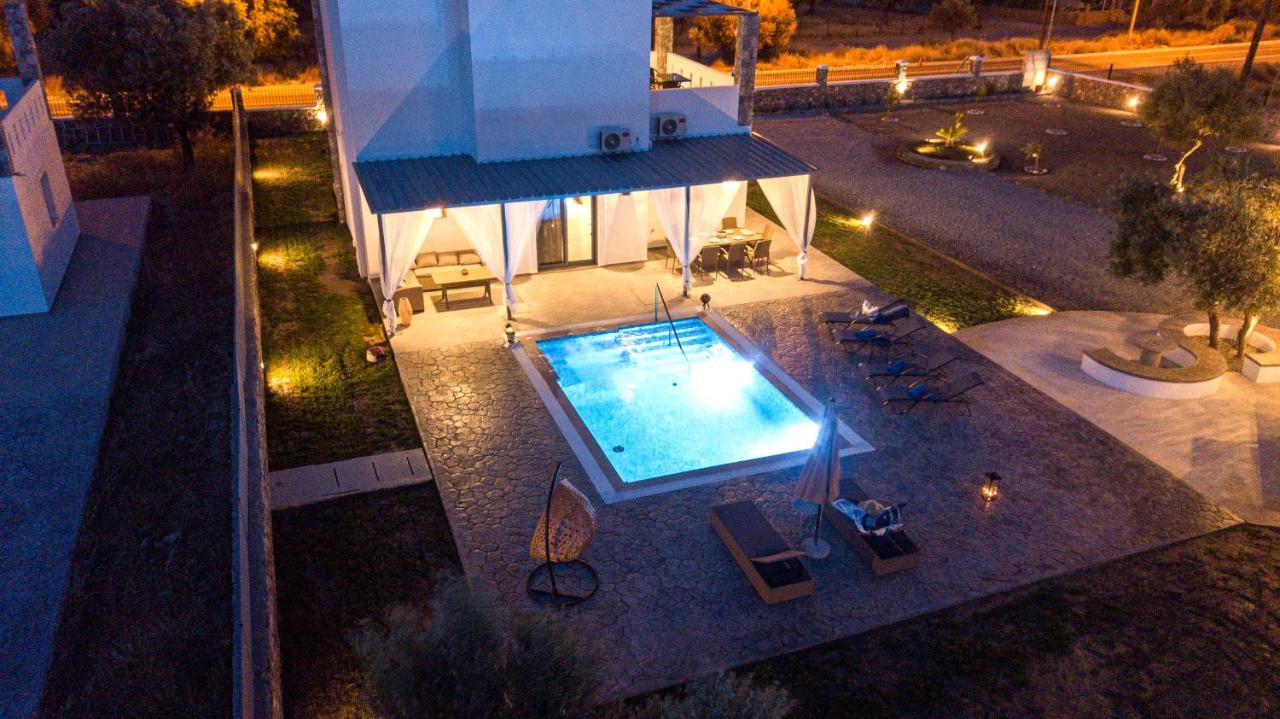 קיוטארי Livis Luxury Villa מראה חיצוני תמונה