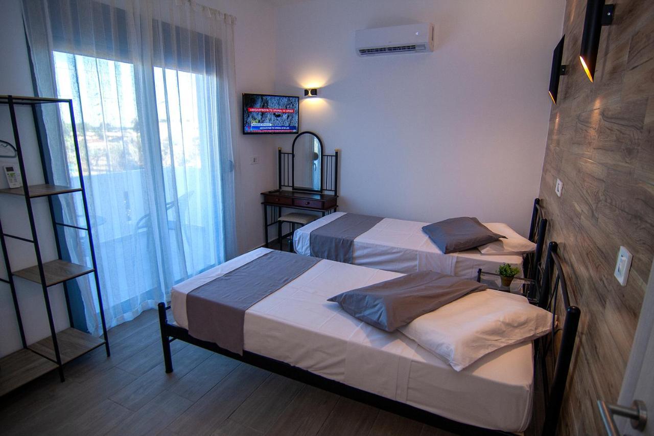 קיוטארי Livis Luxury Villa מראה חיצוני תמונה