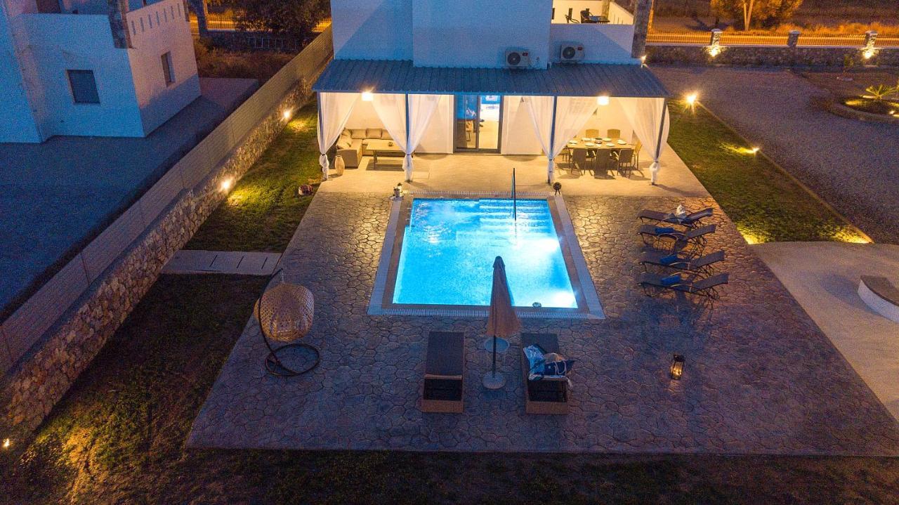 קיוטארי Livis Luxury Villa מראה חיצוני תמונה