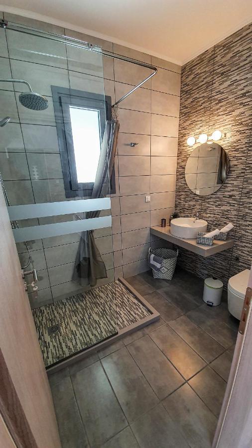 קיוטארי Livis Luxury Villa מראה חיצוני תמונה
