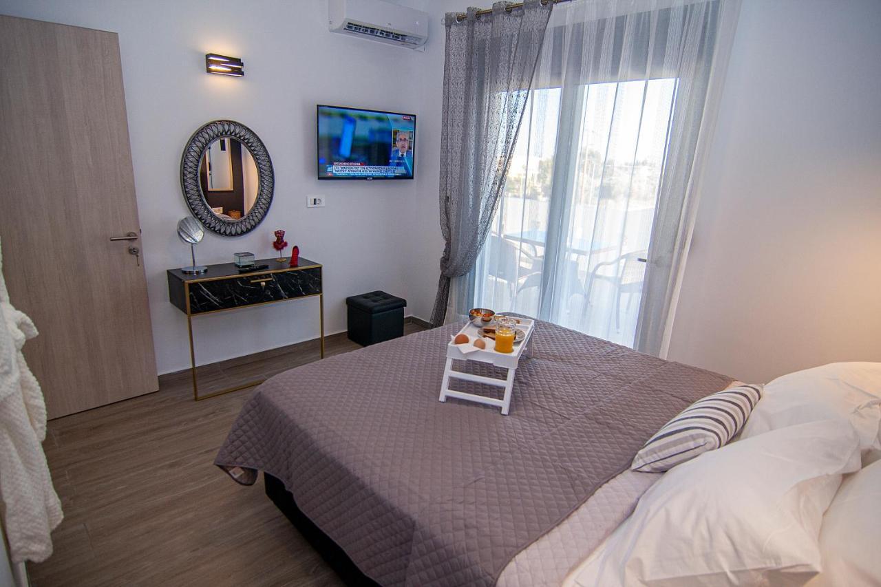 קיוטארי Livis Luxury Villa מראה חיצוני תמונה